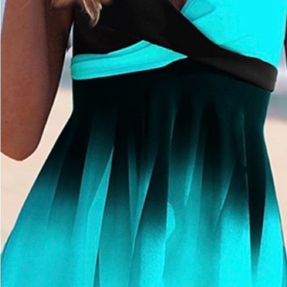 $13 or 2 for $20. Denater tankini swim top – size XL. Black and teal. - Picture 7 of 8